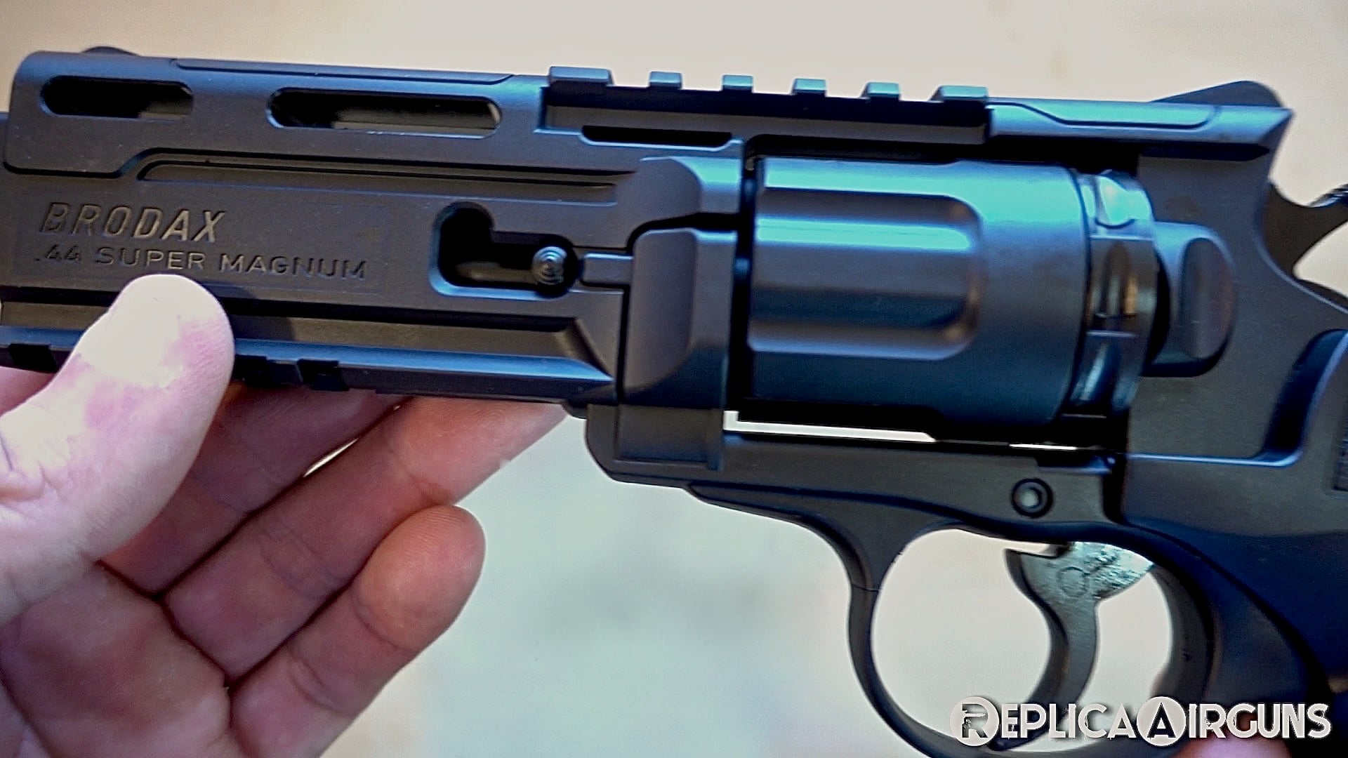 Umarex Brodax CO2 BB Revolver Table Top Review