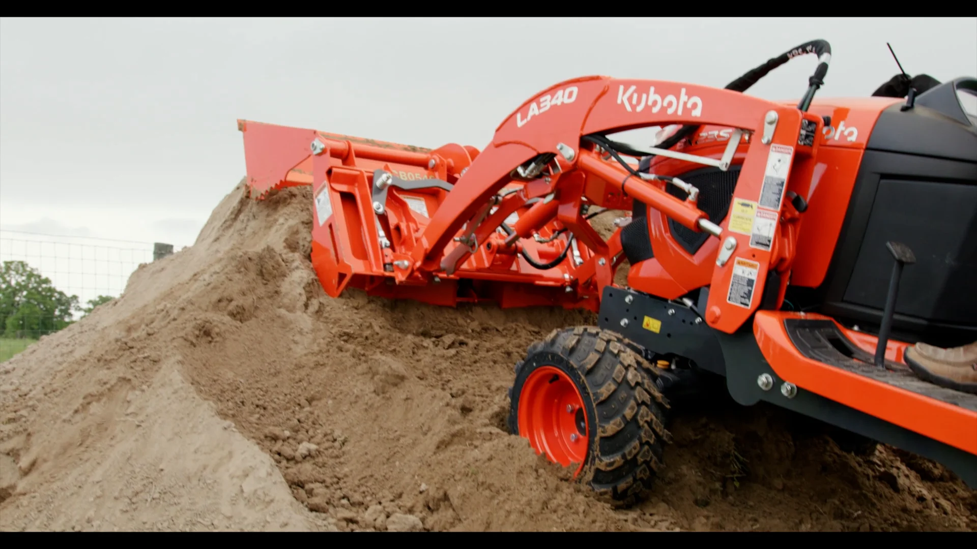 LA340 Front Loader