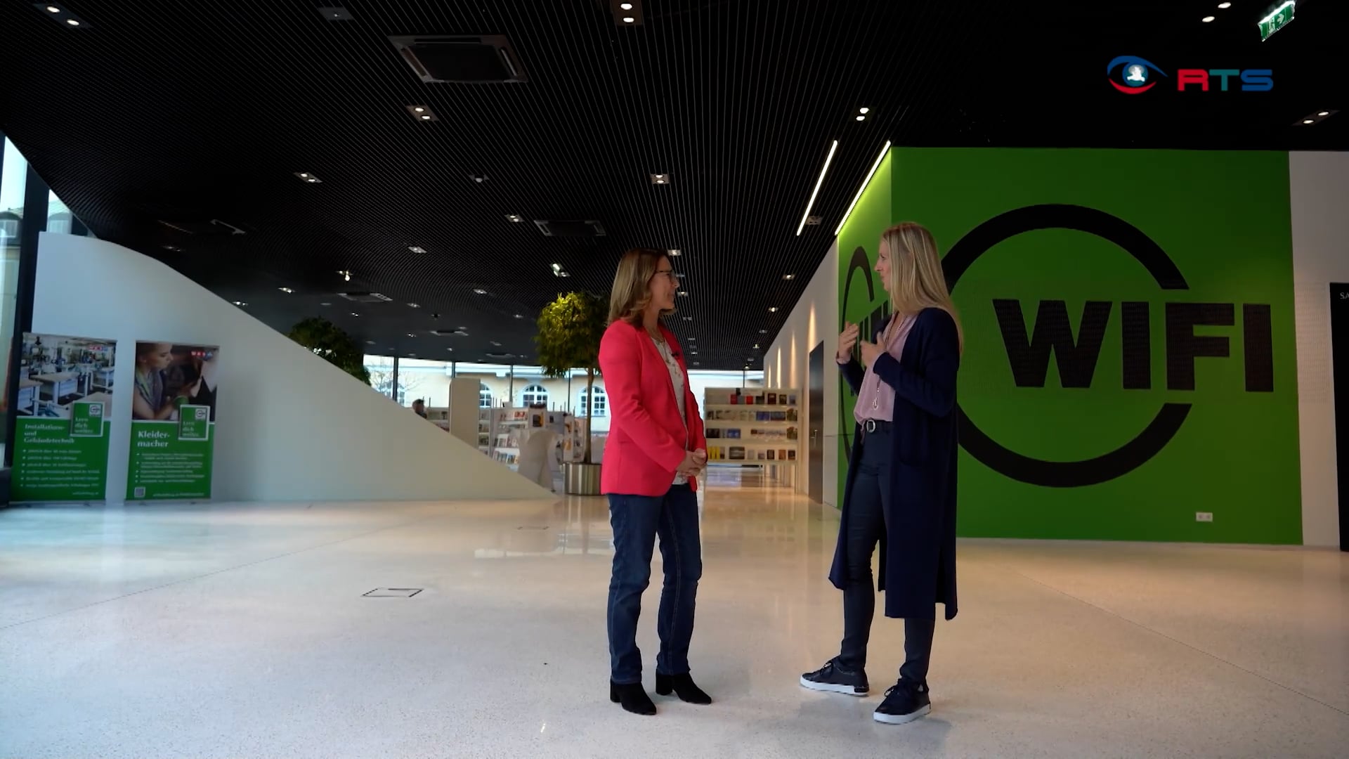 die-zukunft-des-wissens-ein-gespraech-mit-wifi-leiterin-renate-woerle-velez-pardo