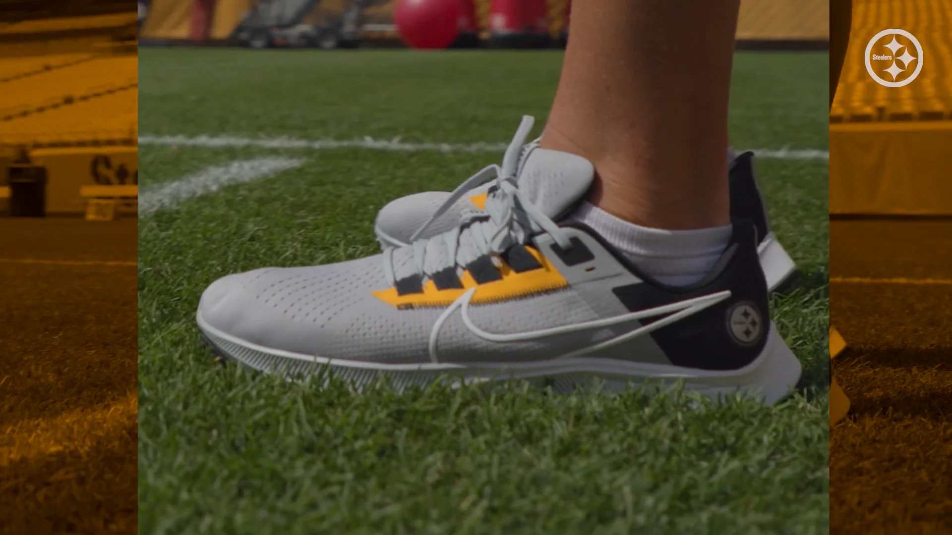Pittsburgh Steelers Nike Zoom Pegasus 38