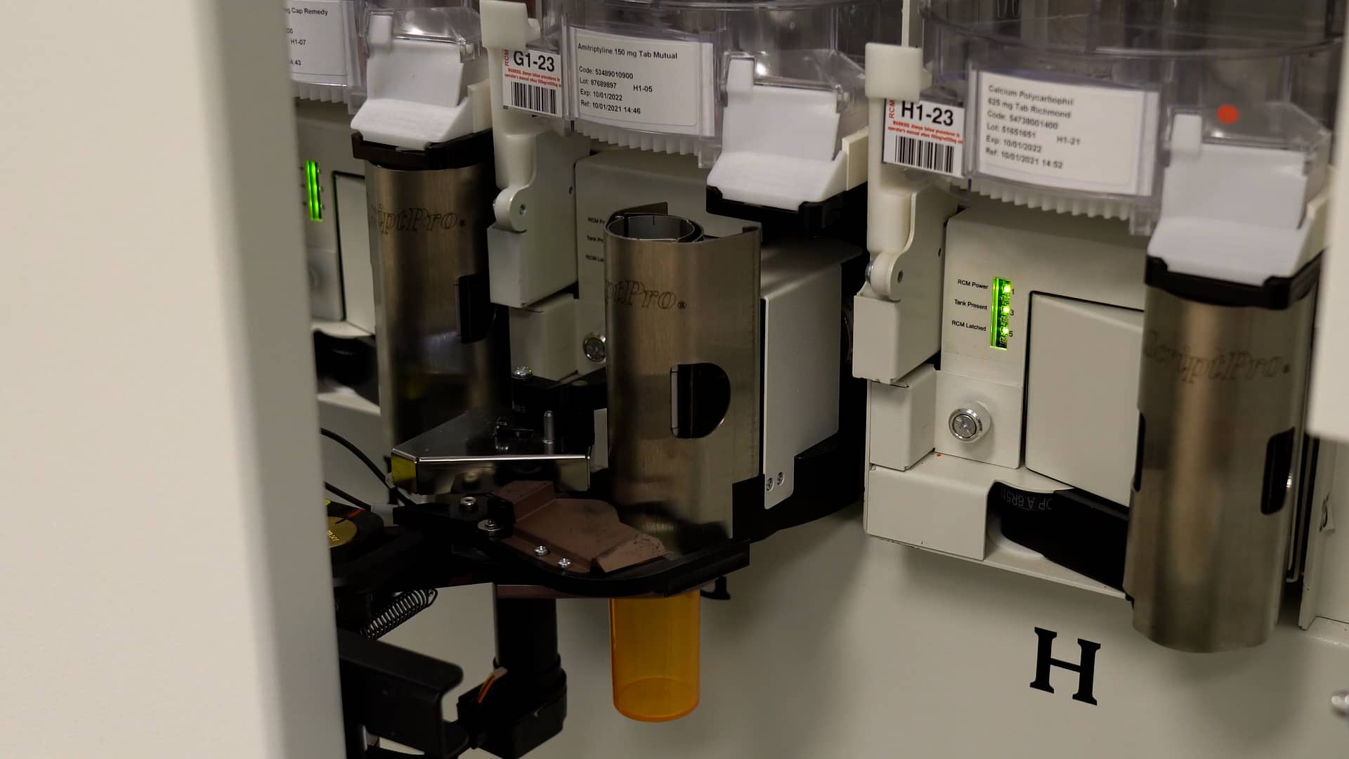 Robotic Cell Multiplexor (RCM) ScriptPro on Vimeo