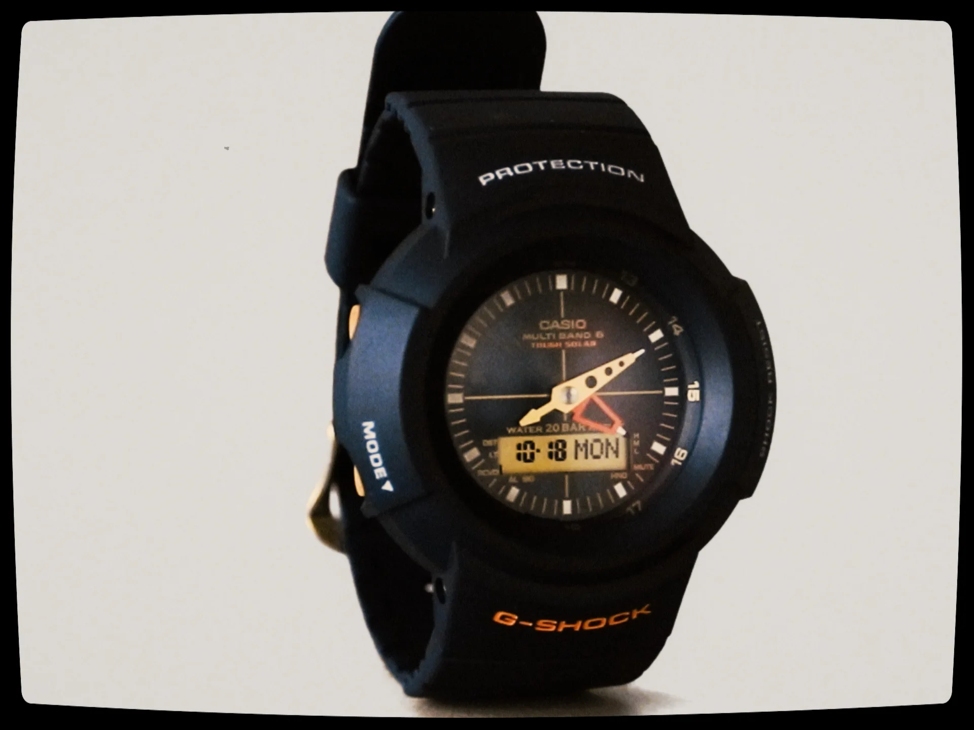 新作の G-SHOCK AWG-M520UA for UNITED ARROWS | revias.jp