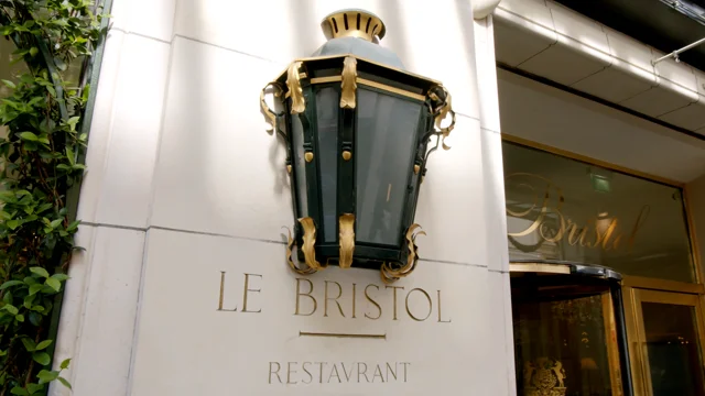 La cave à Fromage  Le Bristol Paris Hôtel 5 Étoiles