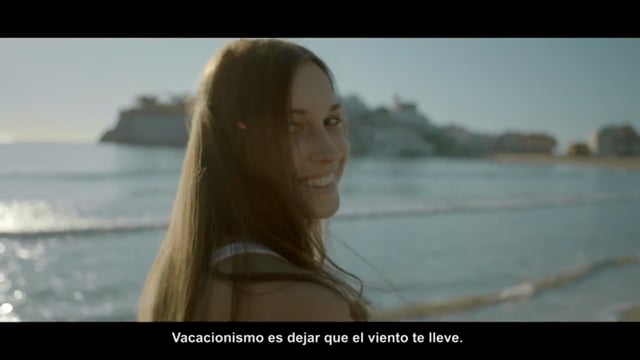 deVine Voices Native Spanish Castilian Female Voiceover 'Vacacionismo' Community Commercial