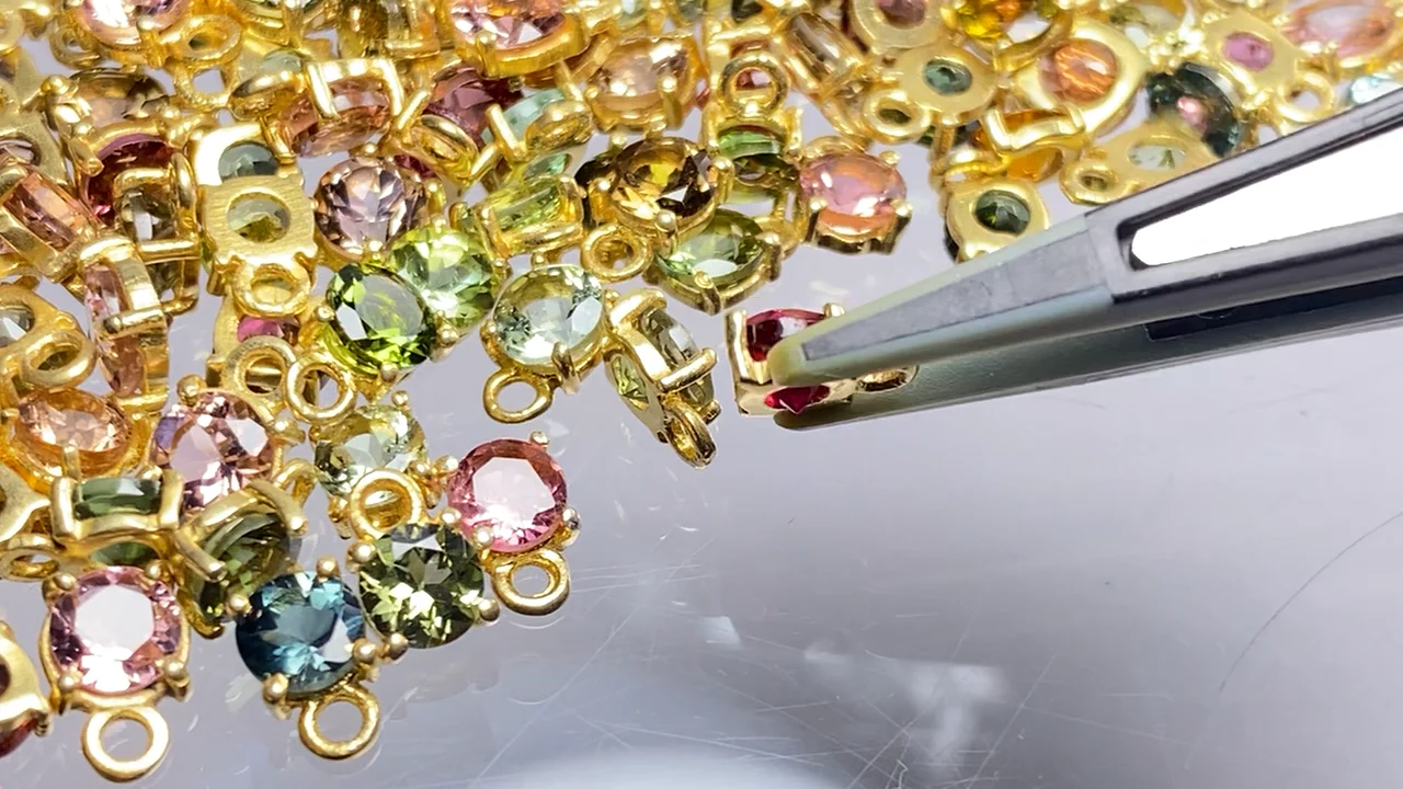 マルチカラートルマリン 枠留めラウンドファセットカット4×4mm 5個