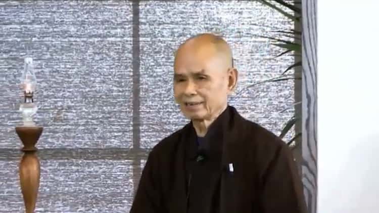 Thich Nhat Hanh - La pratica della meditazione camminata