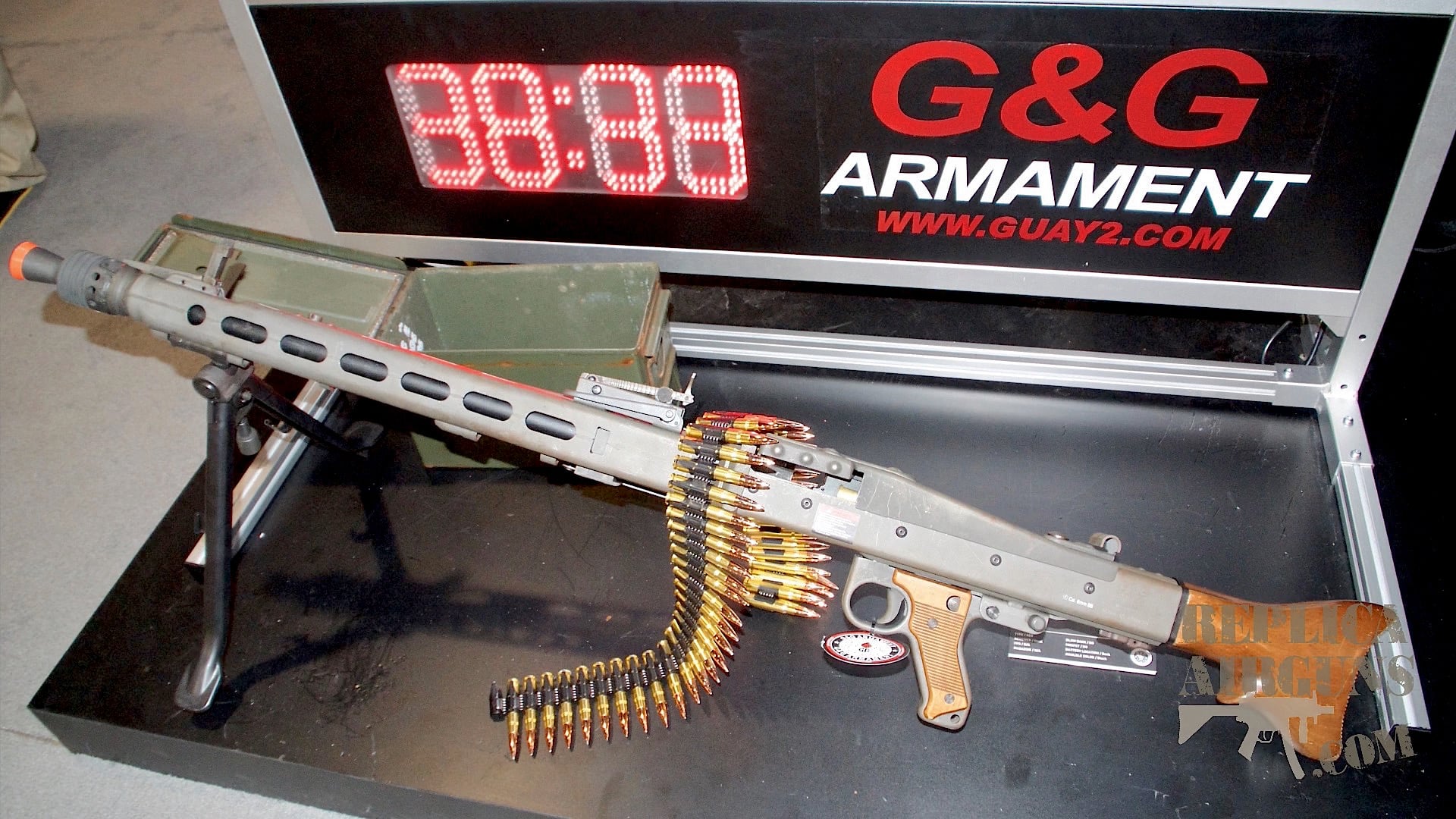 SHOT Show Vegas 2015 - Replica Airguns