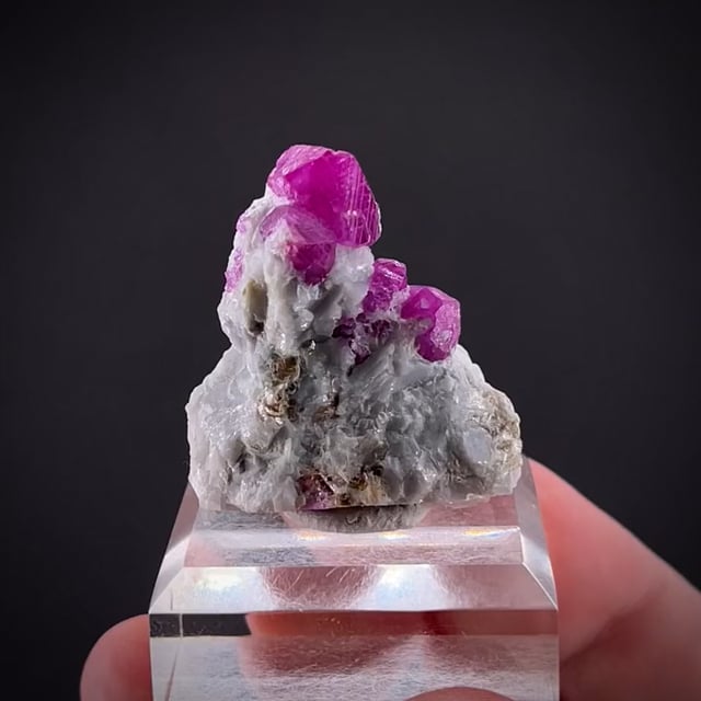 Corundum var. Ruby (sharp xls)