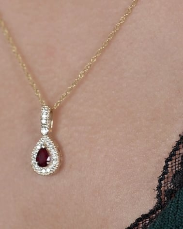 Video: 14K Gold Ruby Diamonds Necklace Pendant Gold Chain included