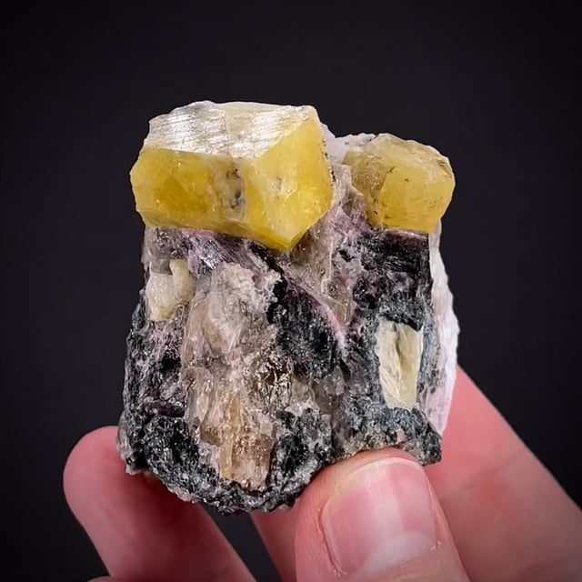 Londonite, Elbaite, Quartz, Albite