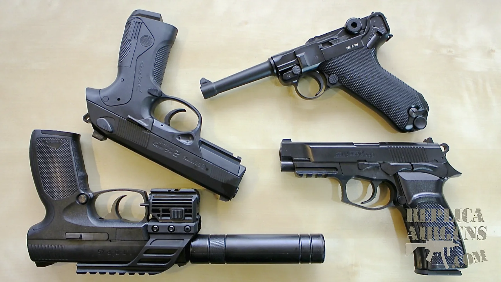BERETTA 92SB & LUGER P08 2点セット BERETTA 92SB & LUGER P08 2点セット トイガン