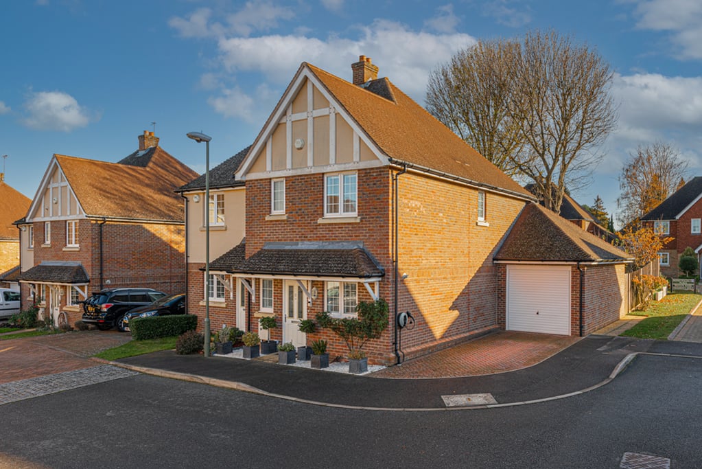 Whitebeam Close, Epsom The Personal Agent on Vimeo