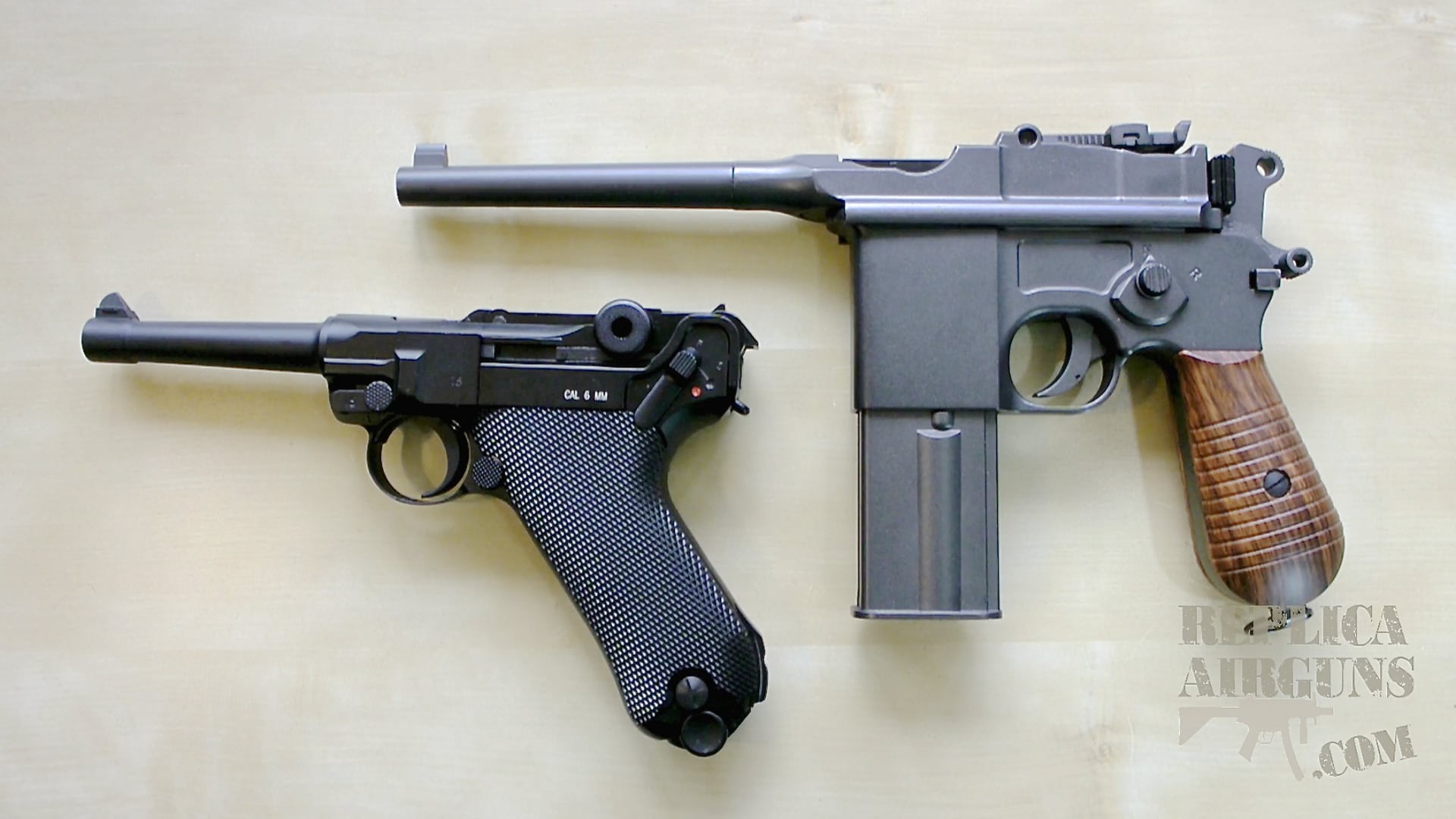 P08, P38 : Pistolet airsoft P38S avec compresseur - blowback à gaz -  argenté 