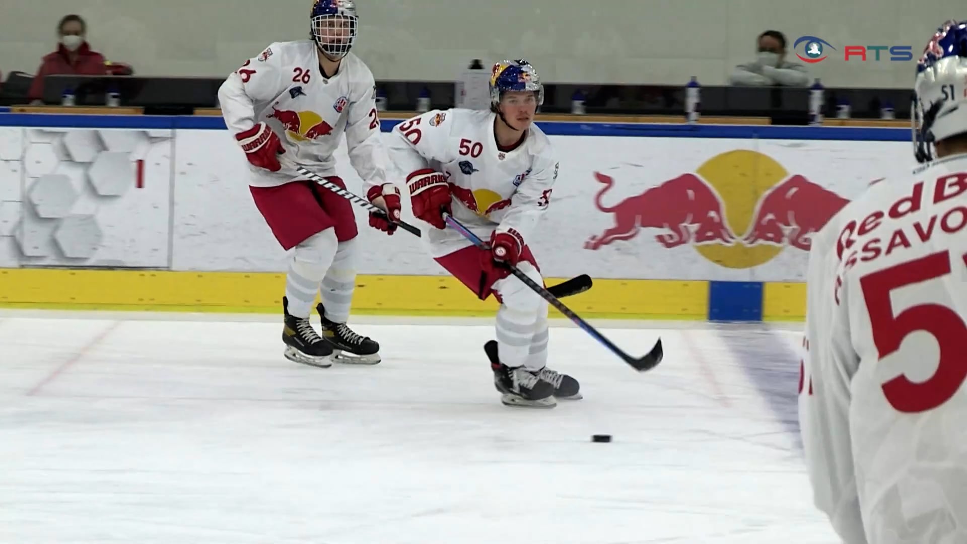 eishockey-red-bull-hockey-juniors-treffen-auf-den-kac-und-die-broncos