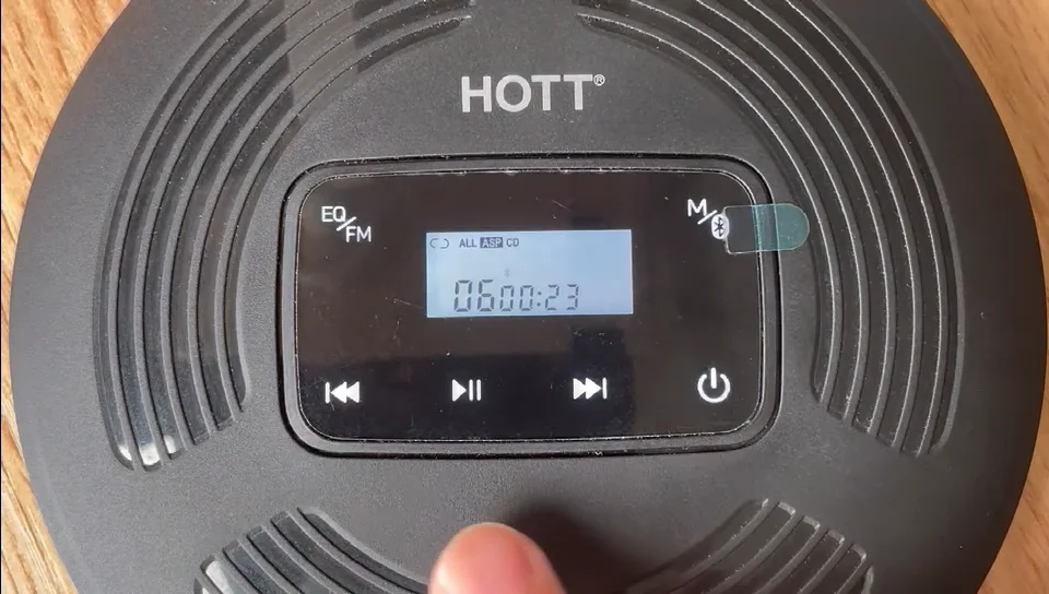 HOTT ポータブル BluetoothCDプレイヤー　 CD903TF Amazon.com: HOTT CD903TF Portable CD Player with Bluetooth and FM