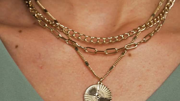 Layered Chain Necklace - Michelle Set.mp4 on Vimeo