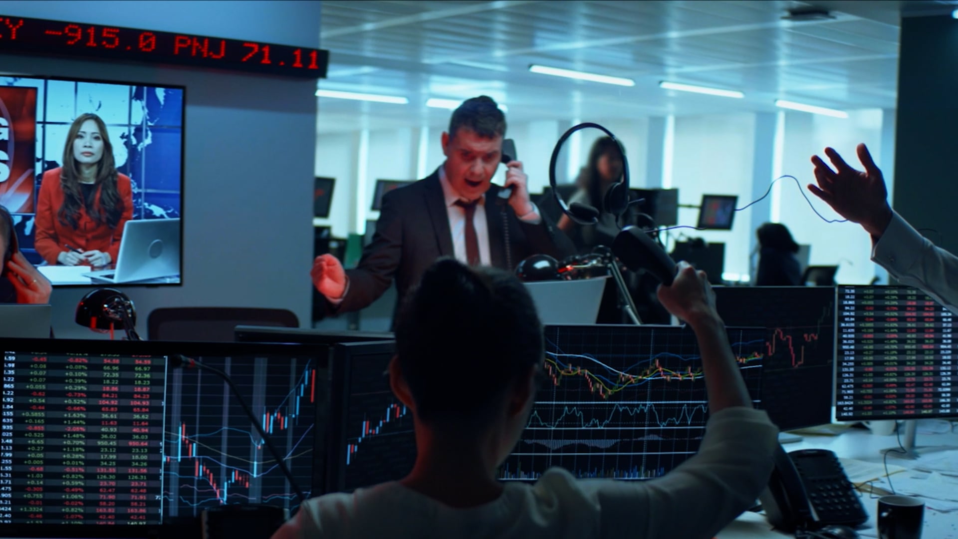 The Bank Of London - We Serve, You Grow