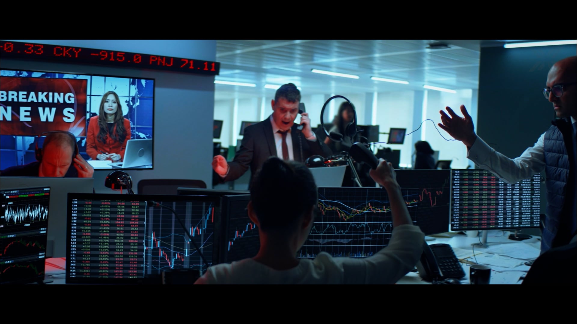 The Bank Of London - We Serve, You Grow