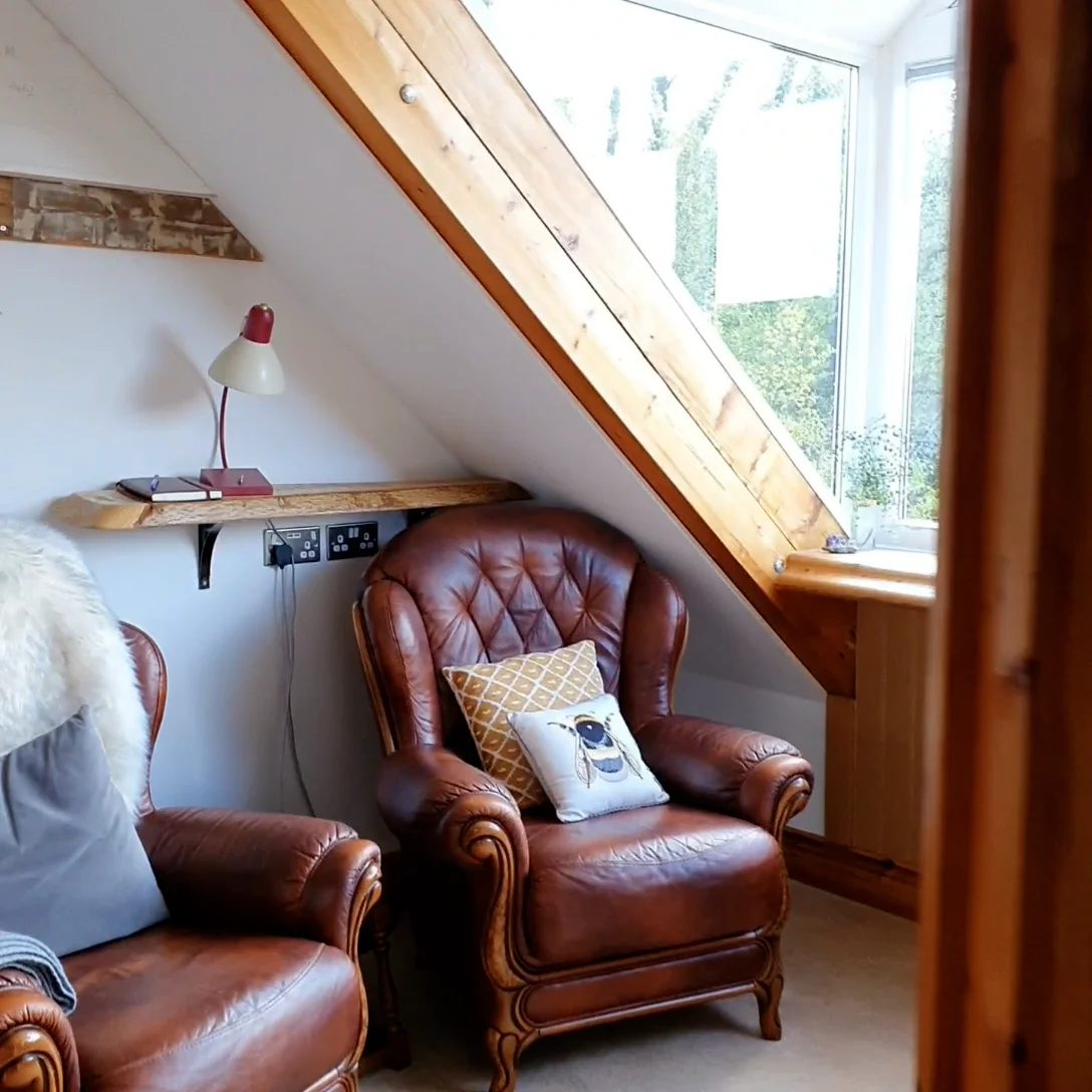 Inside the Snug at Writing Shed Wales on Vimeo