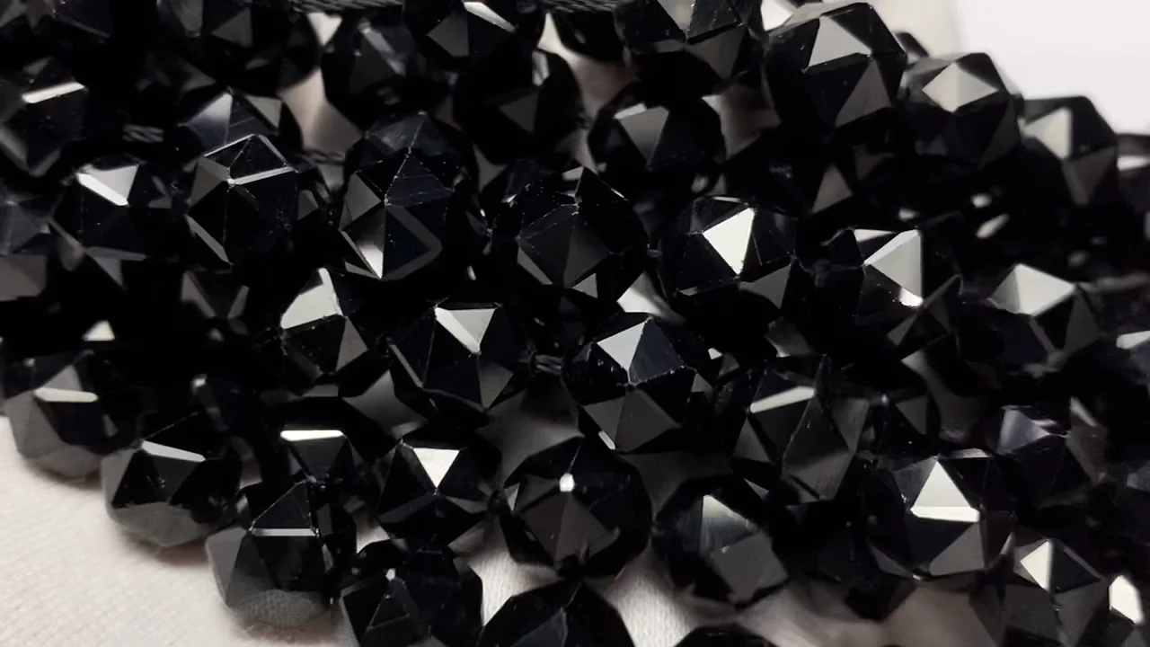 ブラックスピネル スターラウンドカット10mm ｜天然石ビーズの卸