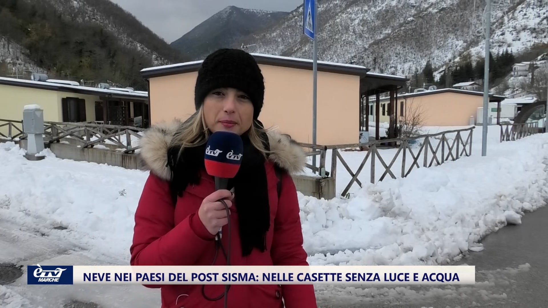 Nevica e sale la rabbia nei paesi del post sisma 2016 senza acqua ed energia elettrica nelle casette del terremoto - VIDEO