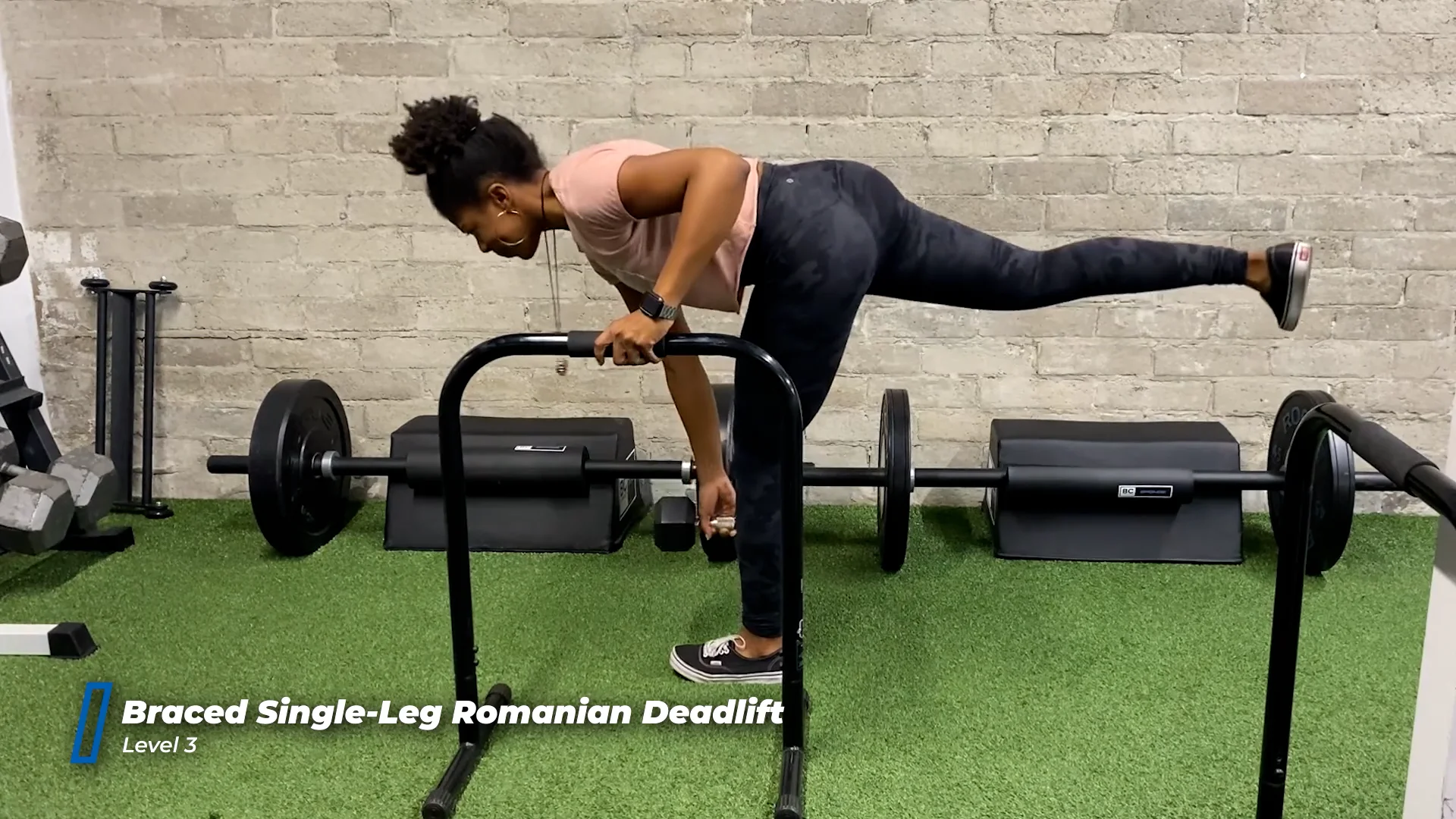 Single leg deadlift online crossfit