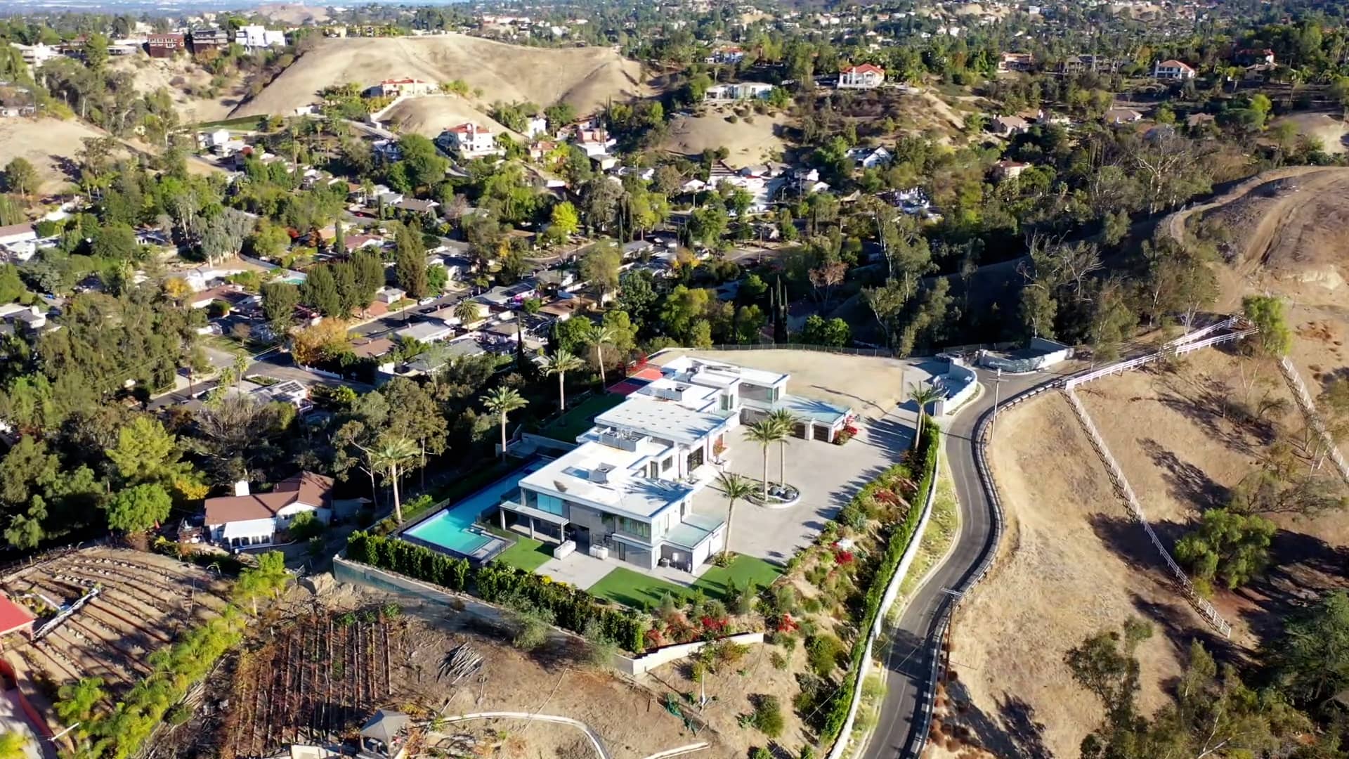 4838 Calderon Rd Woodland Hills on Vimeo