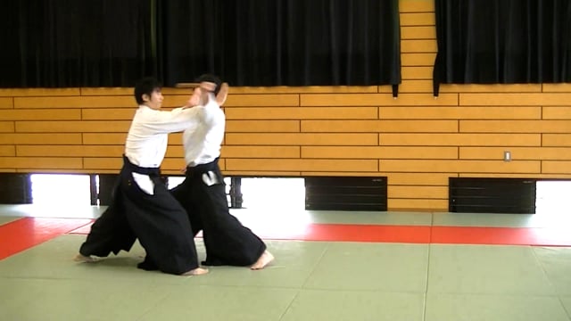 短刀取り逆手持ち横面打ち入身五教