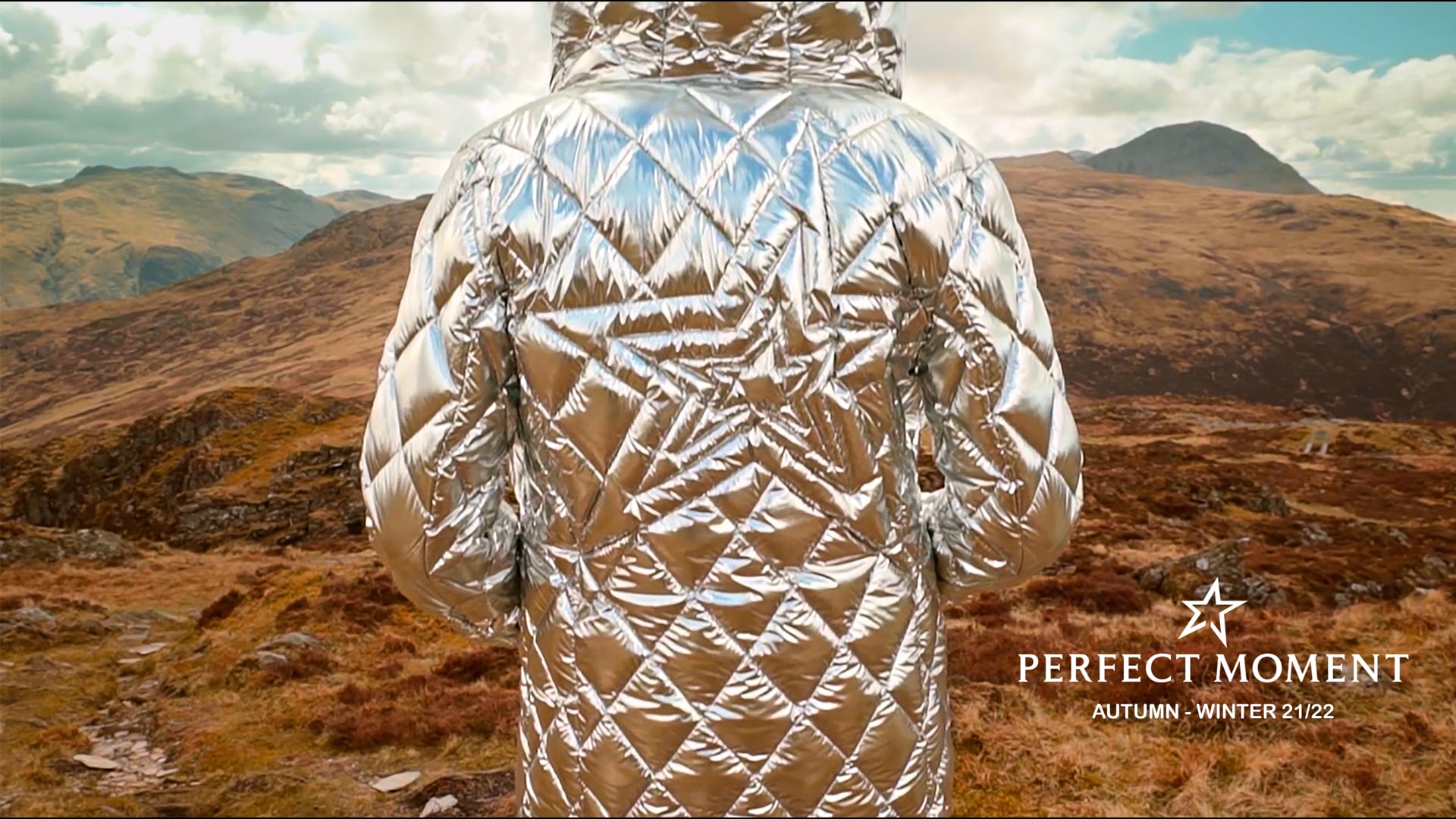 PERFECT MOMENT AW21/22