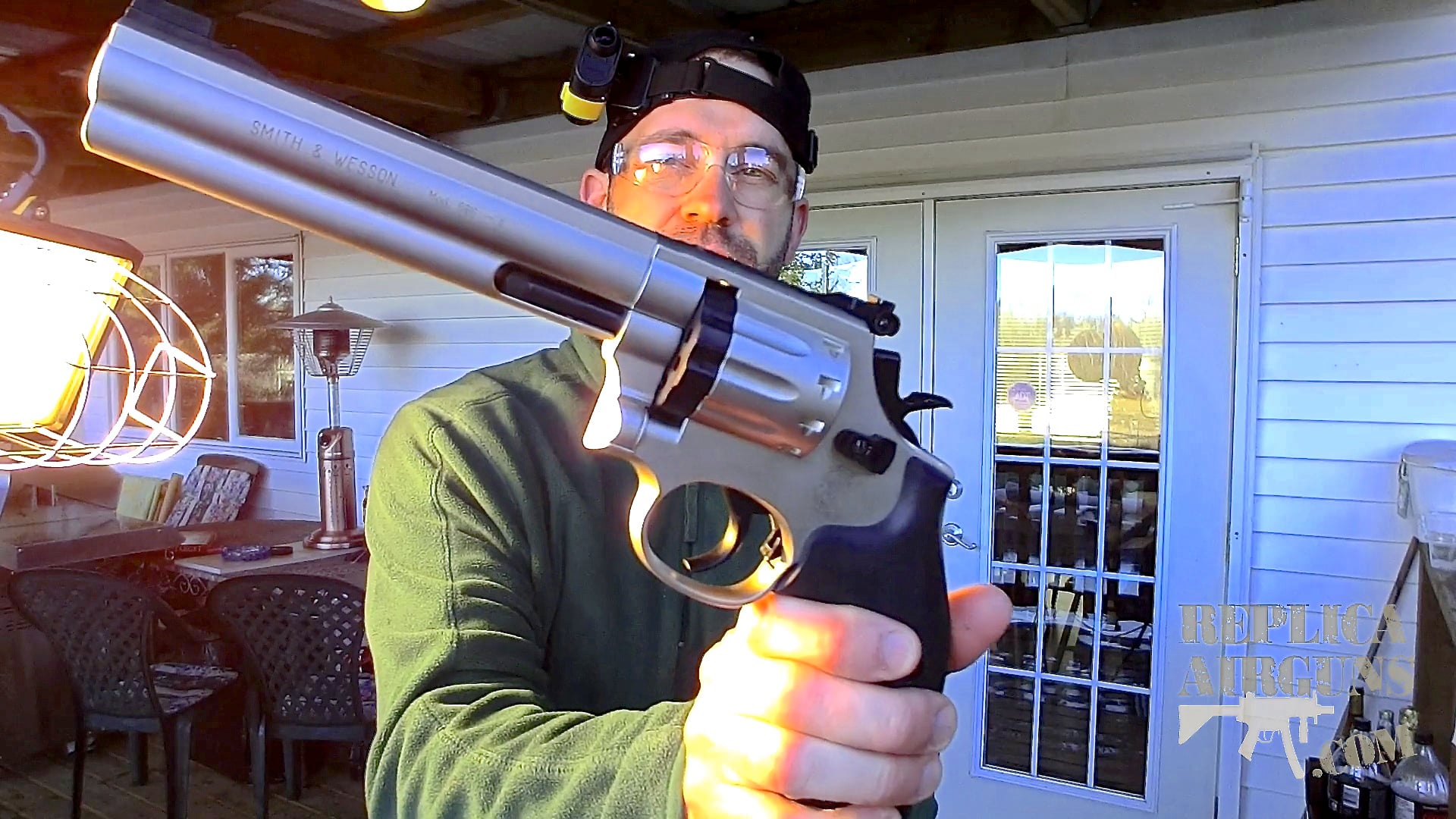 Umarex Smith & Wesson 357 686 CO2 Pellet Revolver Field Test Shooting Review