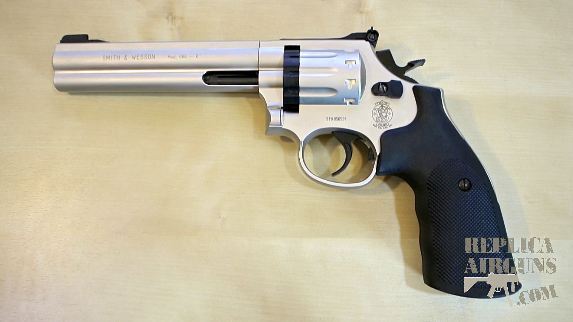 Umarex Smith & Wesson 357 686 CO2 Pellet Revolver Table Top Review