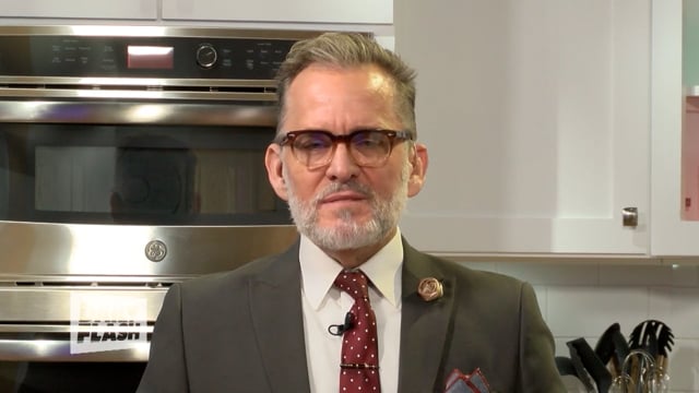 FRIENDLY GAMES & TOYS FROM NORTH POLE | MEREDITH SINCLAIR | DailyFlash