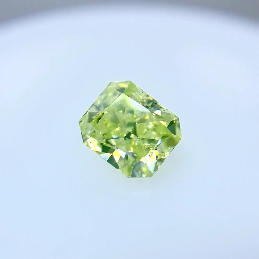 FANCY INTENSE YELLOW GREEN 0.916ct RCT/RT0938/CGL/GIA