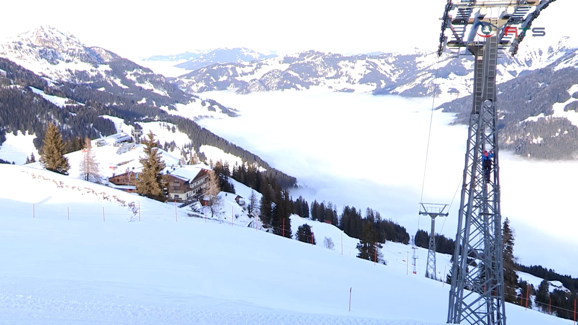 skidoo-werkstatt-stuetzenklettern-die-vielseitigkeit-des-seilbahners-bei-den-grossarler-bergbahnen