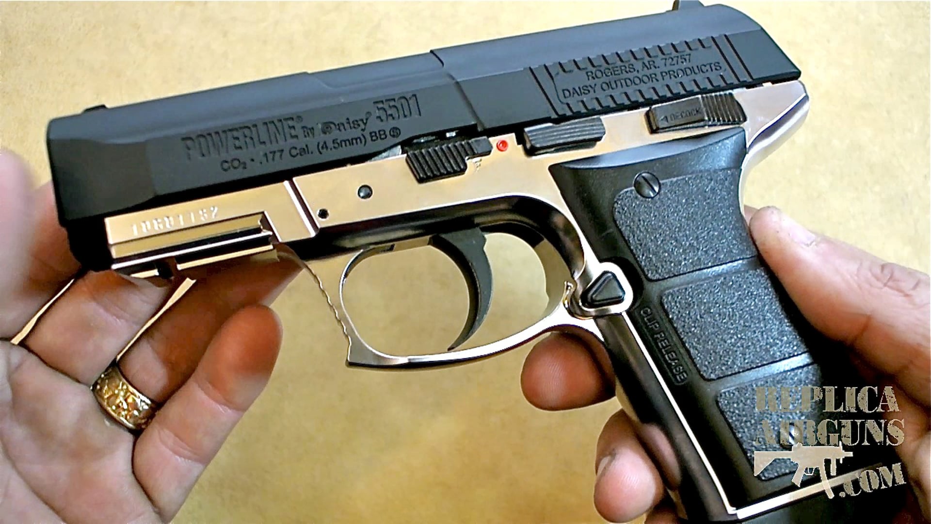 Daisy Powerline 5501 Blowback CO2 BB Pistol Table Top & Shooting Review