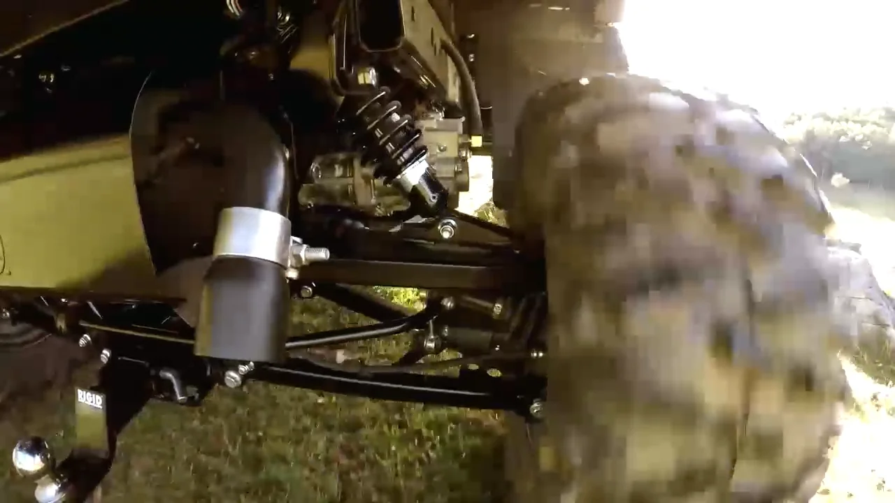 John Deere FullSize Gator™ Suspension on Vimeo