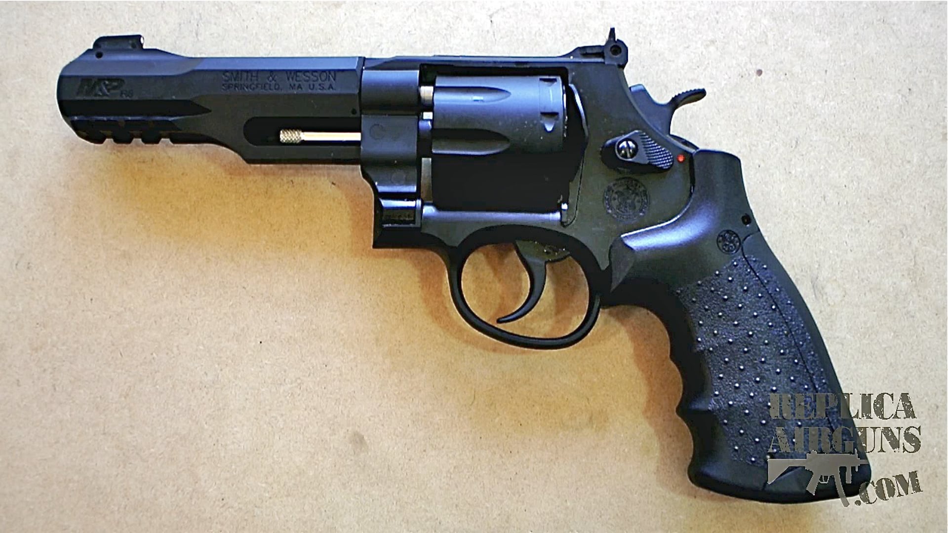 Umarex Smith & Wesson M&P R8 CO2 Revolver Table Top Review