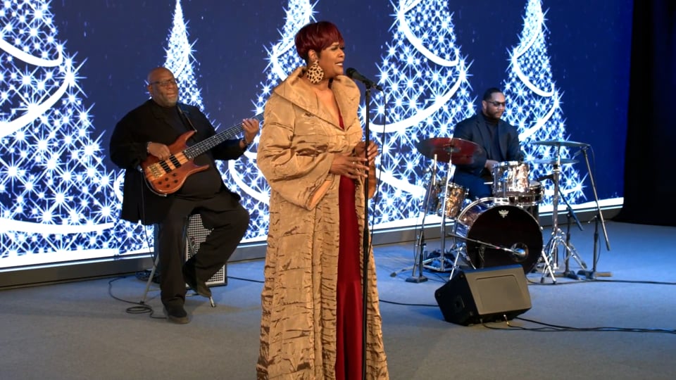 Denise Thimes and Friends - O Holy Night/Do You Hear What I Hear (December 22, 2021)