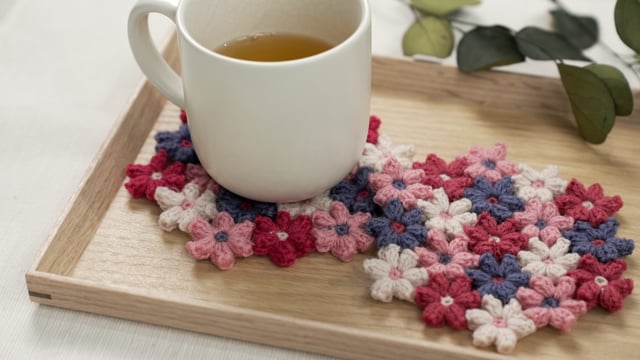 かぎ針編みでつくろう 食卓いろどる花のコースター Lakit