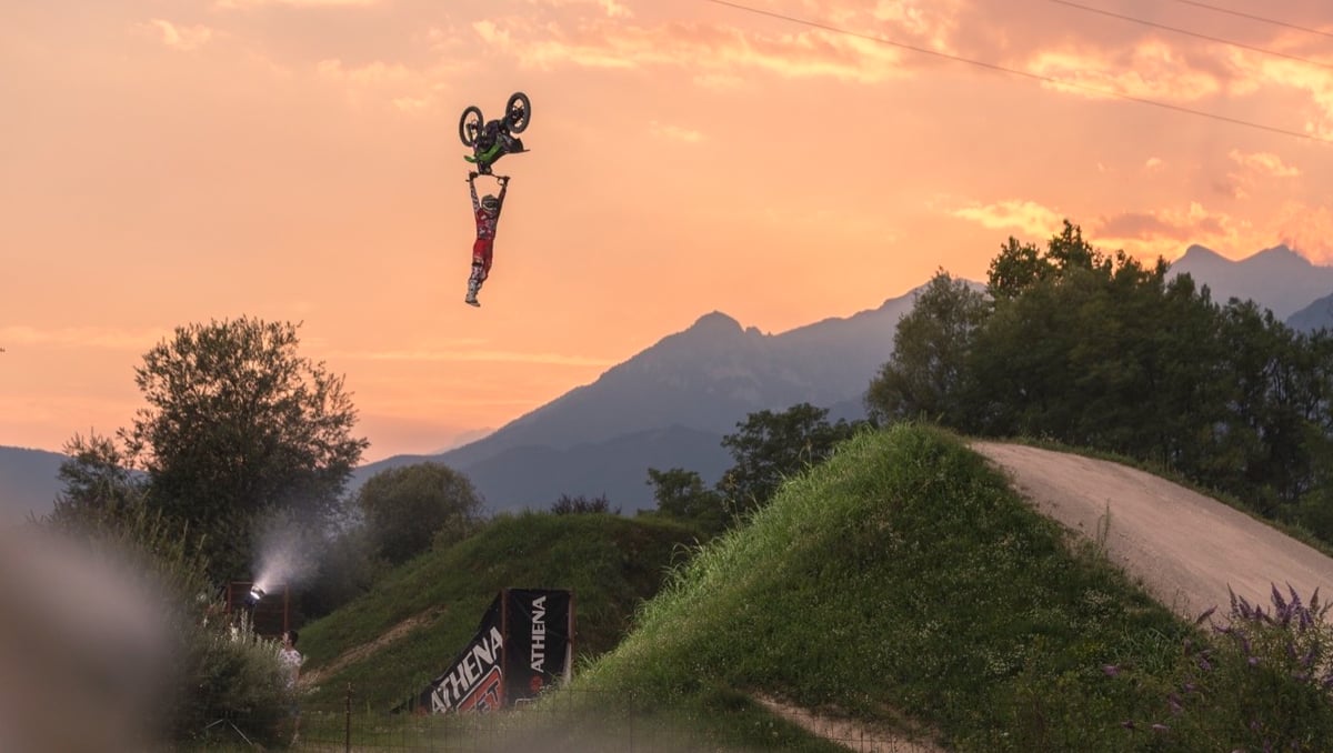 Dunlop - Living the Dream
