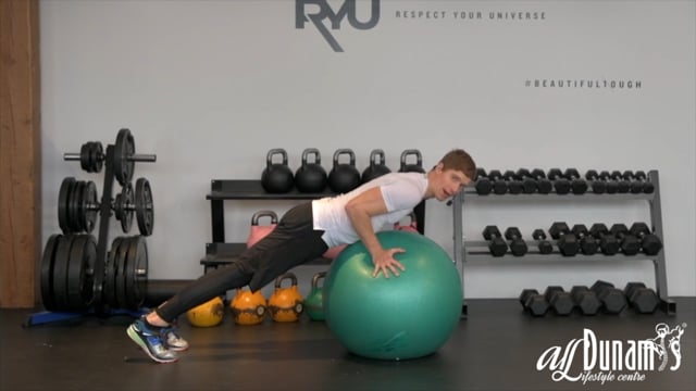 Ball - Tricep Push Up