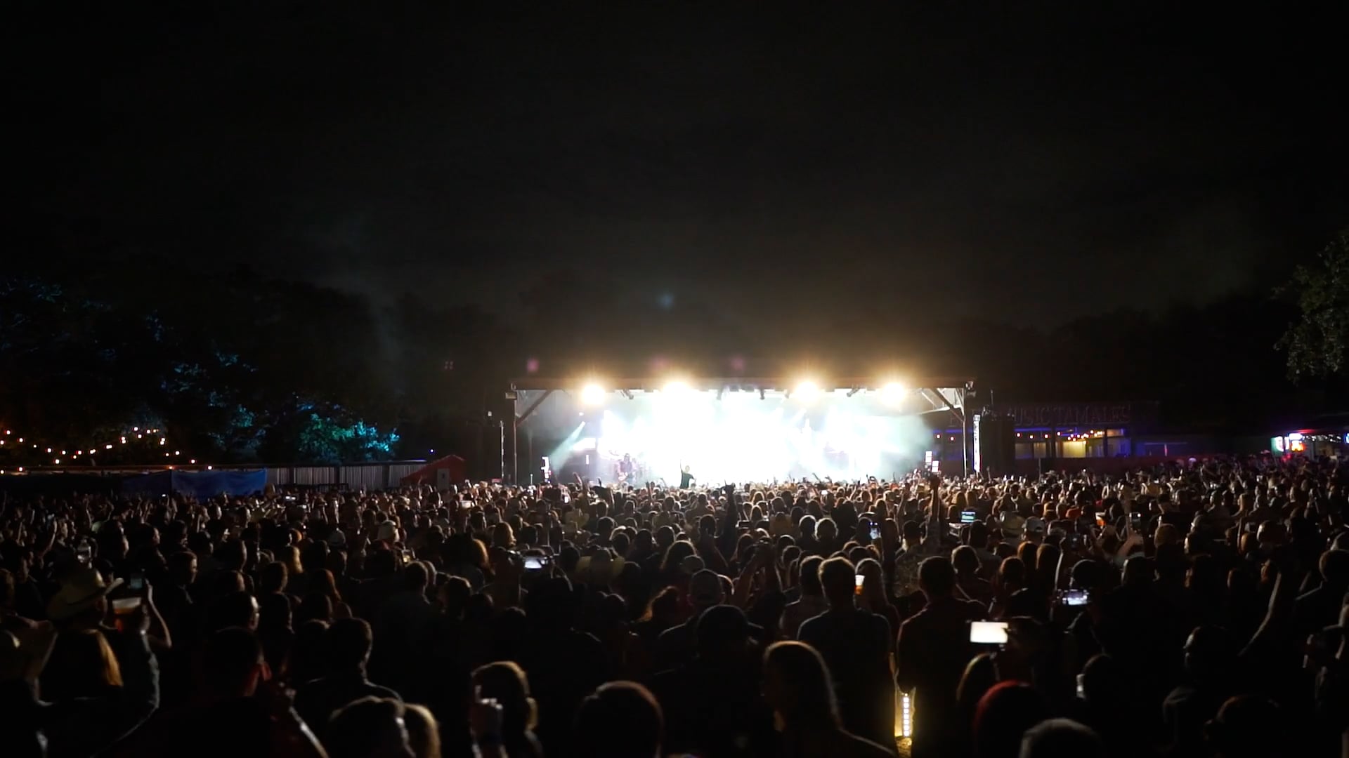 FLOORE'S COUNTRY STORE - AD || 613MEDIA