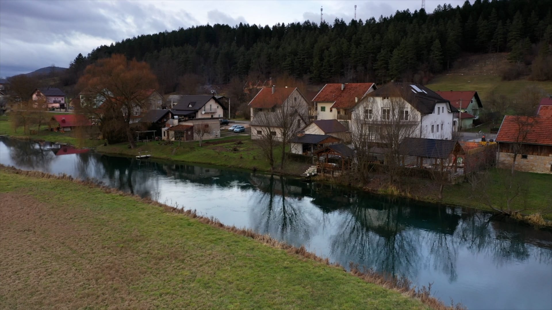 Houses by the river