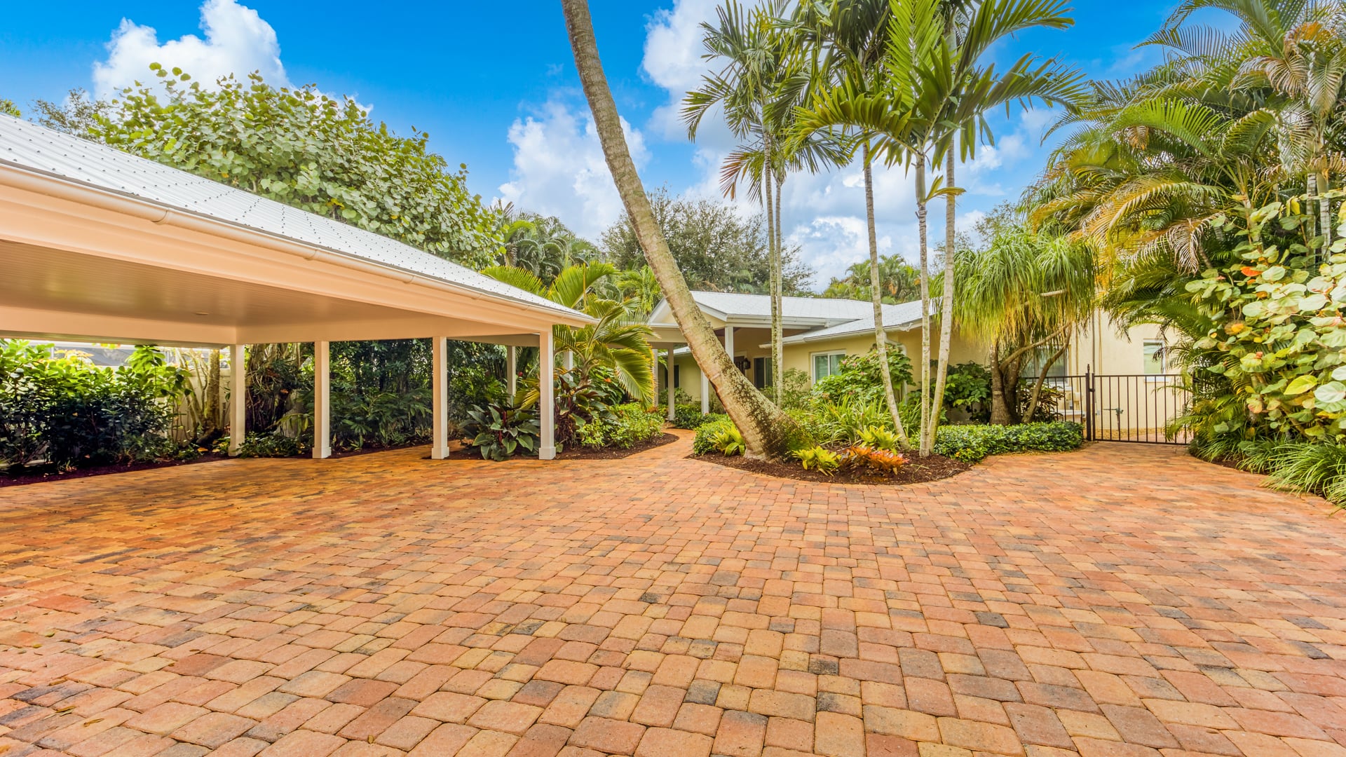517 SW S Riverpoint Drive, Stuart, FL