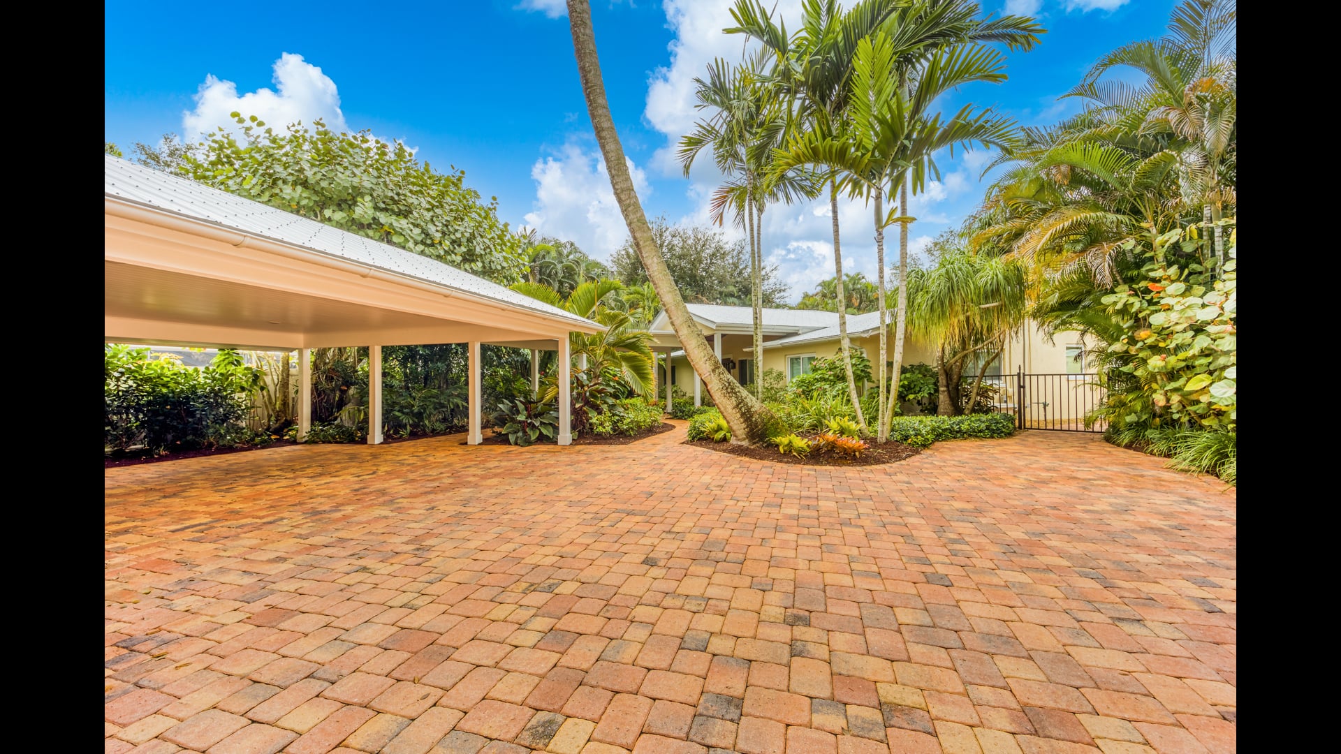 517 SW S Riverpoint Drive, Stuart, FL