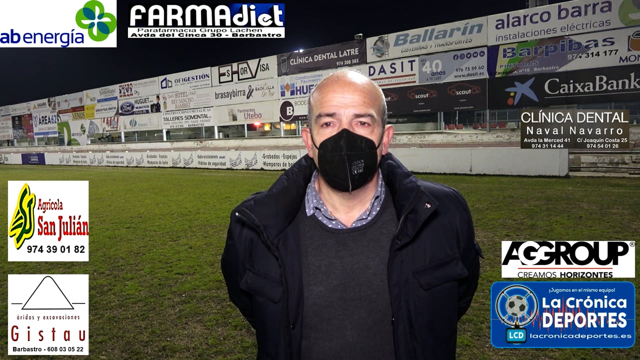 RAFA TORRES (Presidente UD Barbastro) "Haremos 2 o 3 fichajes, pero hay que tener paciencia y acertar con jugadores para potenciar el equipo" "Por 55 euros el equipo busca sumar mas socios con el carnet especial para la segunda vuelta"