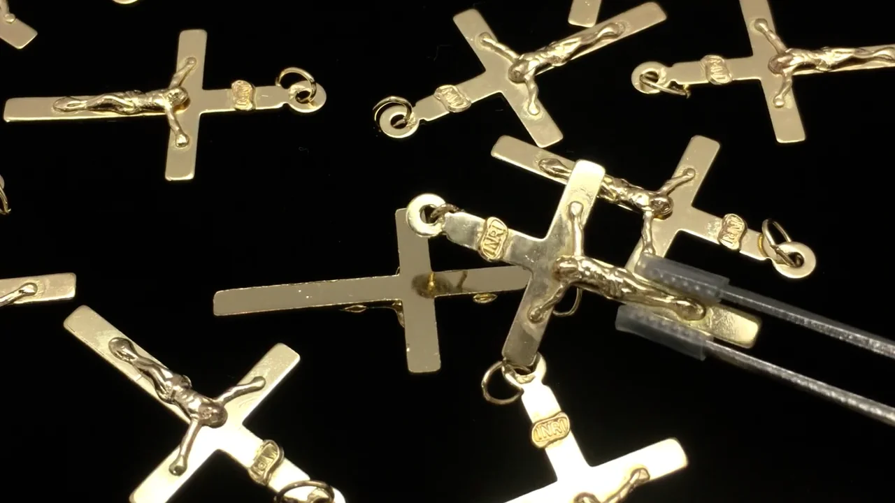 14KGF チャーム 30×18mm クロス 1個｜ゴールドフィルドのアクセサリー