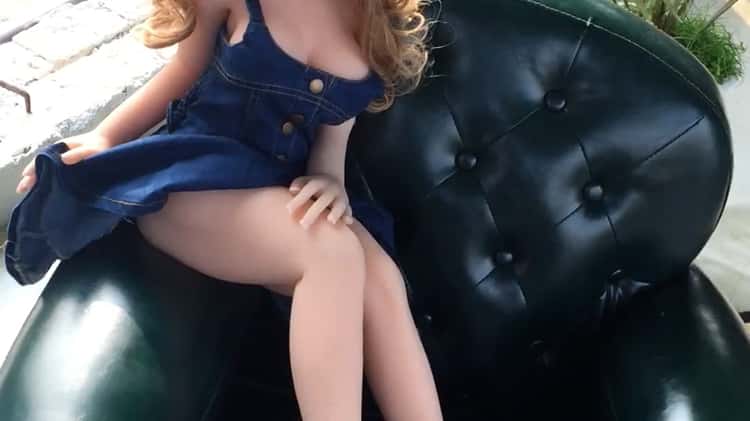 Mini sex doll on Vimeo