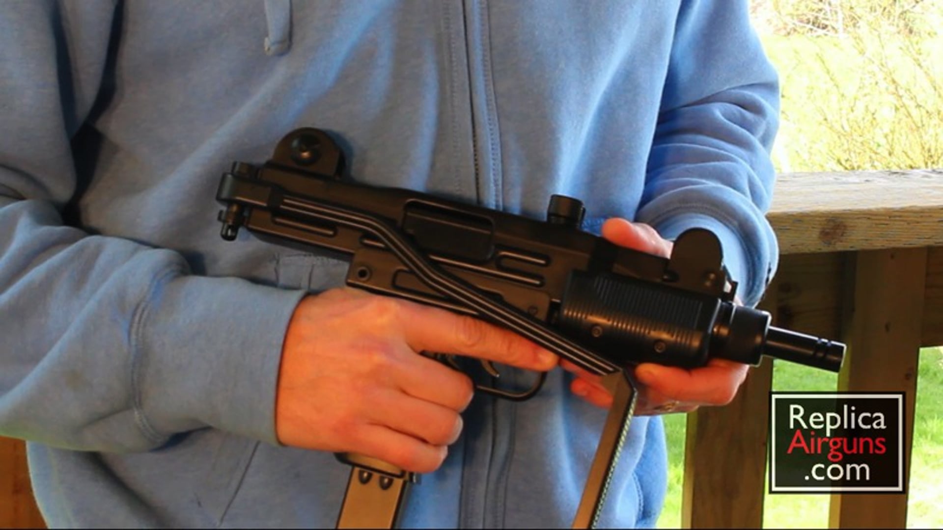 Cybergun Mini UZI CO2 BB Gun Chronograph and Full Auto Shooting Test