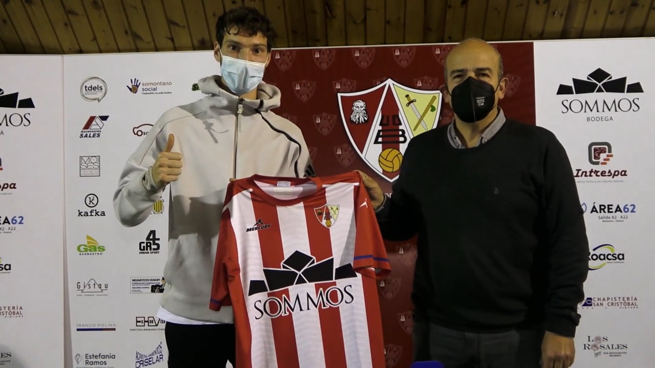 HÉCTOR OTÍN (Firma Como Nuevo Jugador de la UD Barbastro)